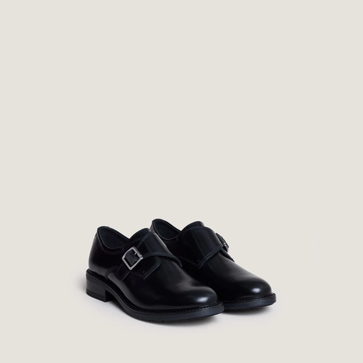 Buckle derbies in glazed black leather | ATLANTIS
