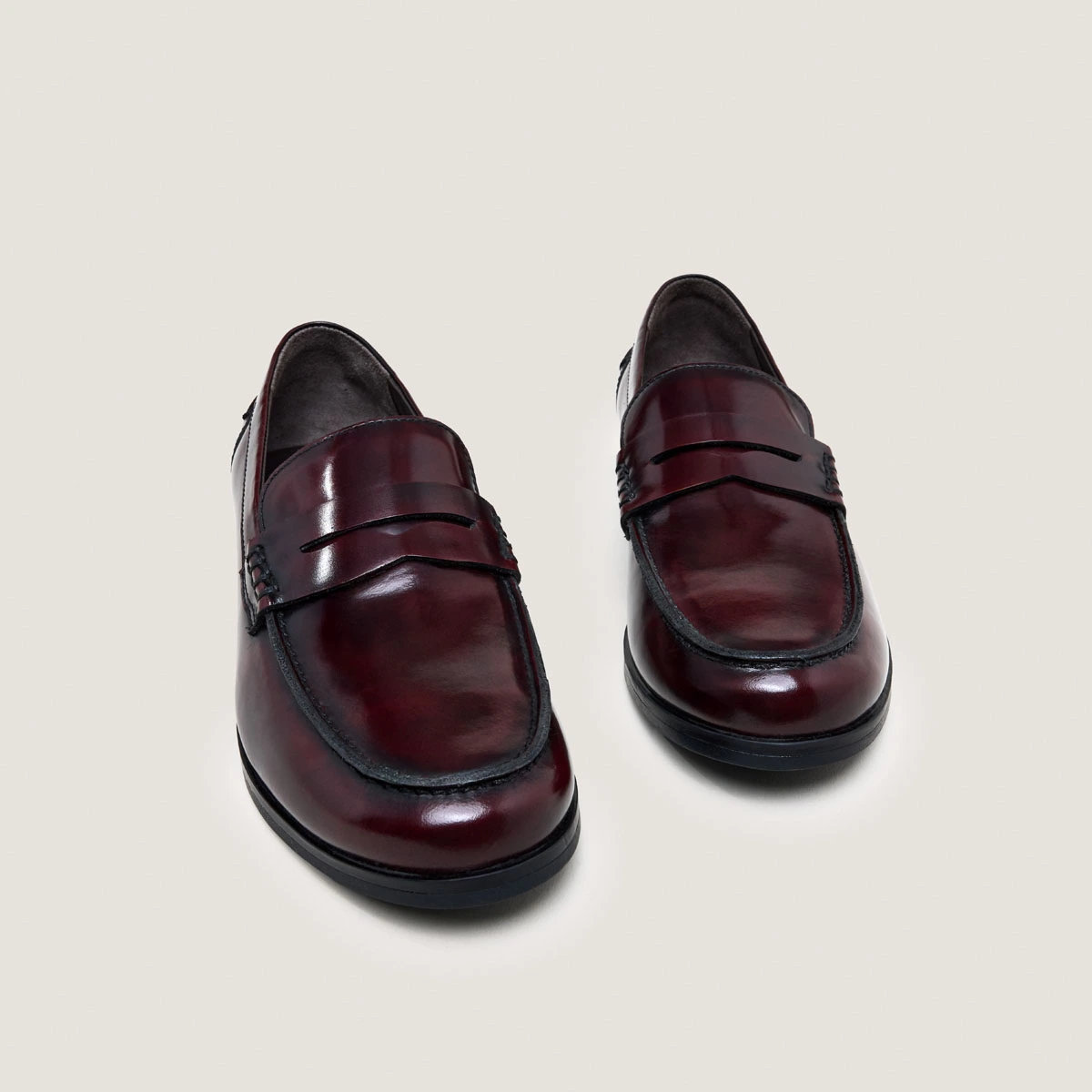 Round-toe loafers in burgundy patinated leather | ALBIN