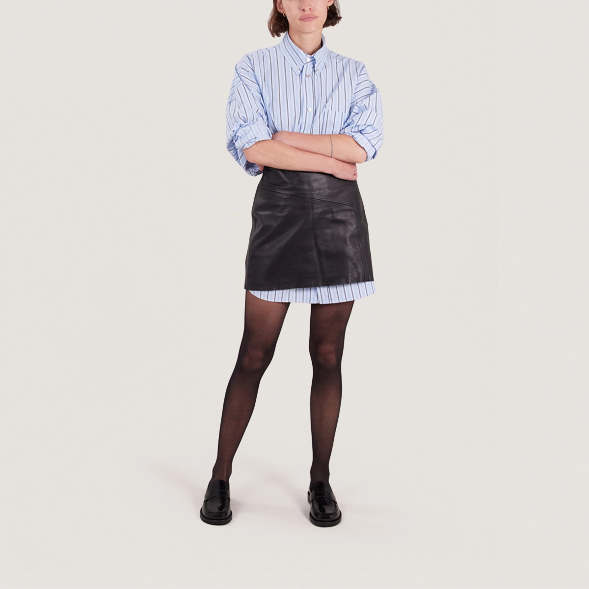 Round-toe loafers in glazed black leather | DOLIVIA