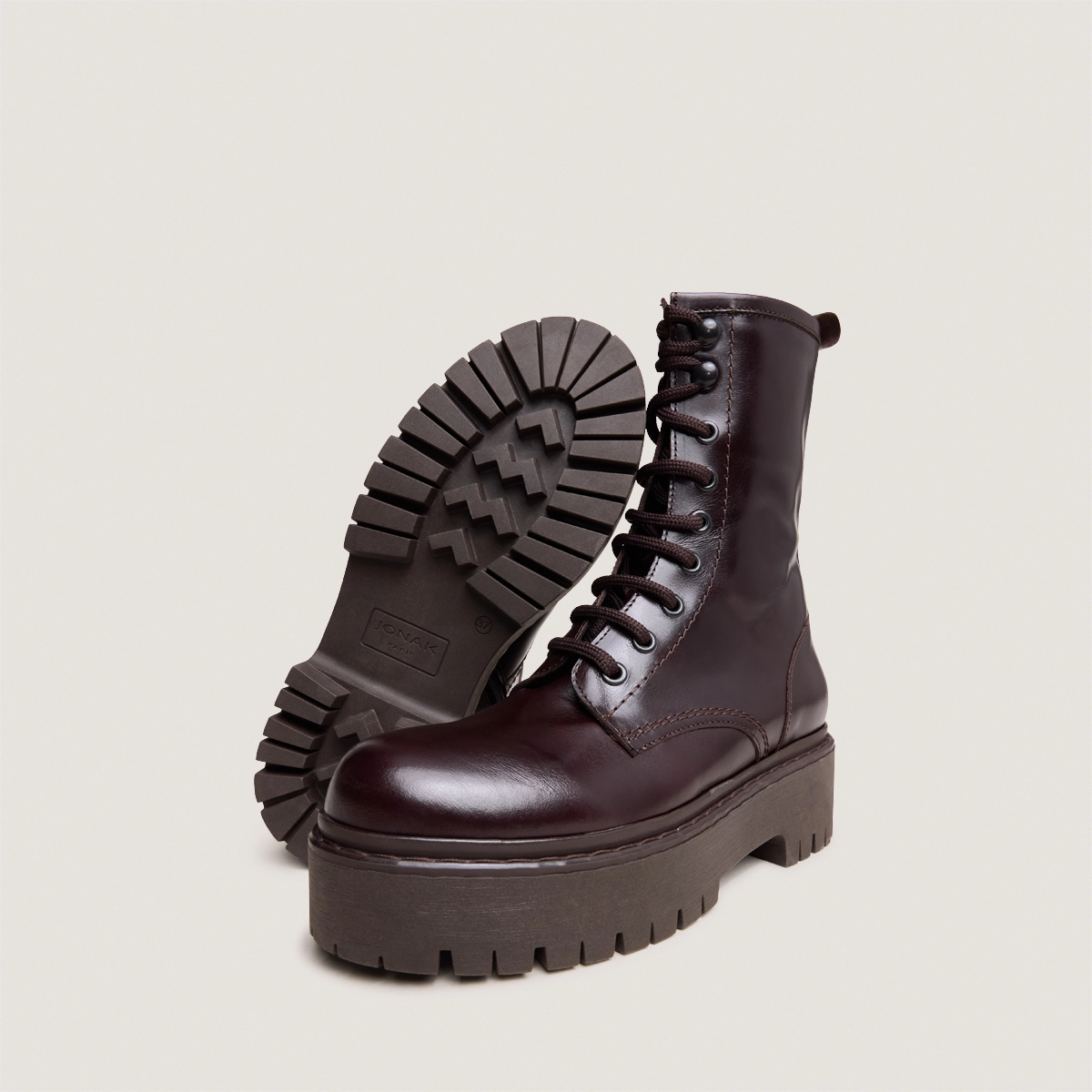 Lace-up boots in dark brown leather | ROBBO