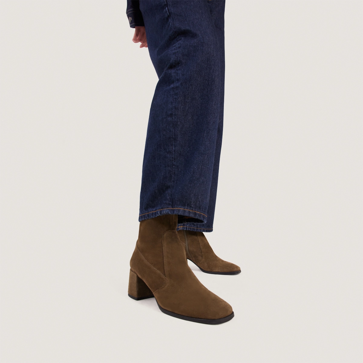 Oval-toe ankle boots in khaki suede | ARGENTAT