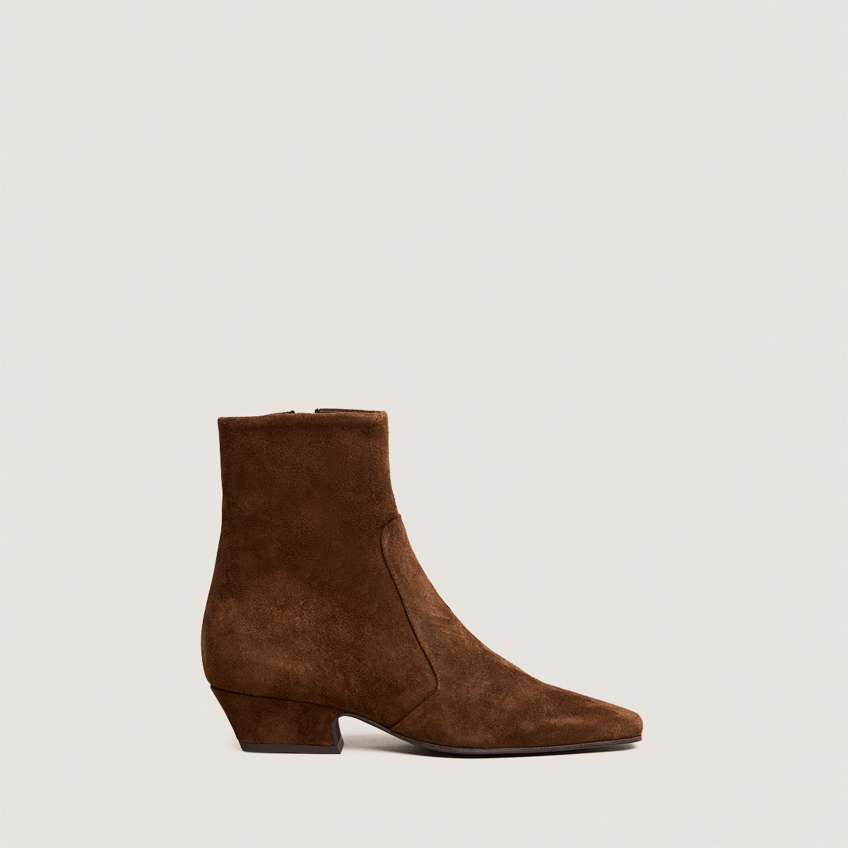 Pointed-toe ankle boots in brown suede | DOMAINE