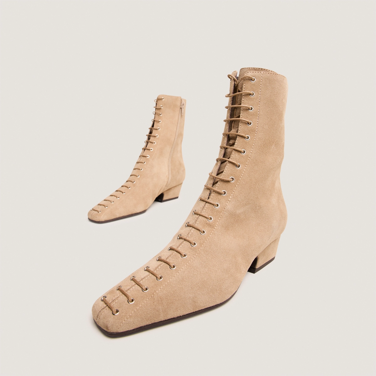 Pointed-toe lace-up ankle boots in taupe suede | DUOMO