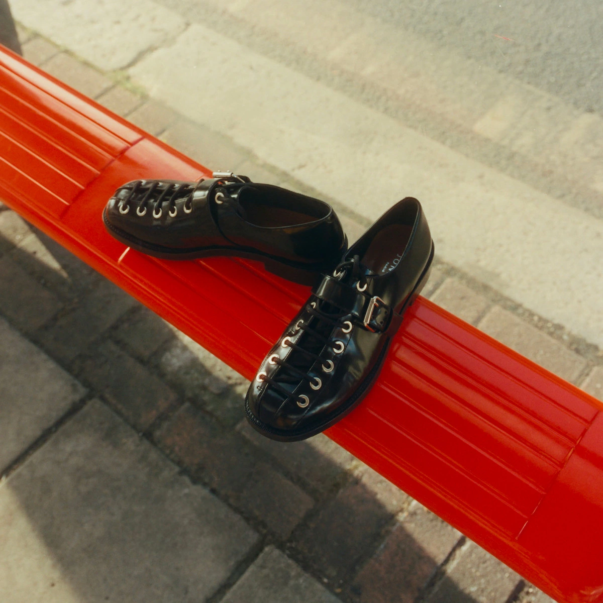 Buckle derbies in black glazed leather | DALIX