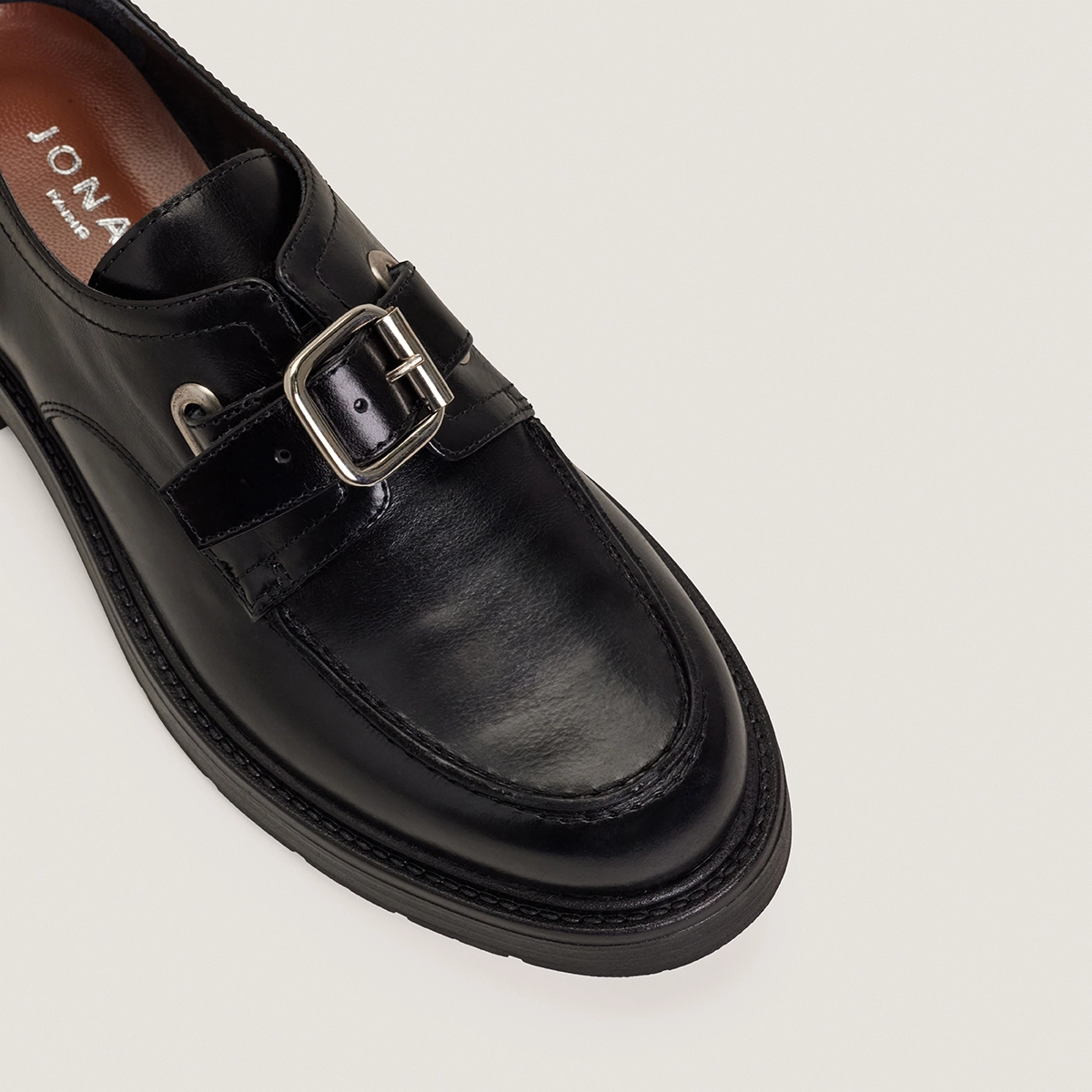 Round-toe loafers in black leather | DAVRIL