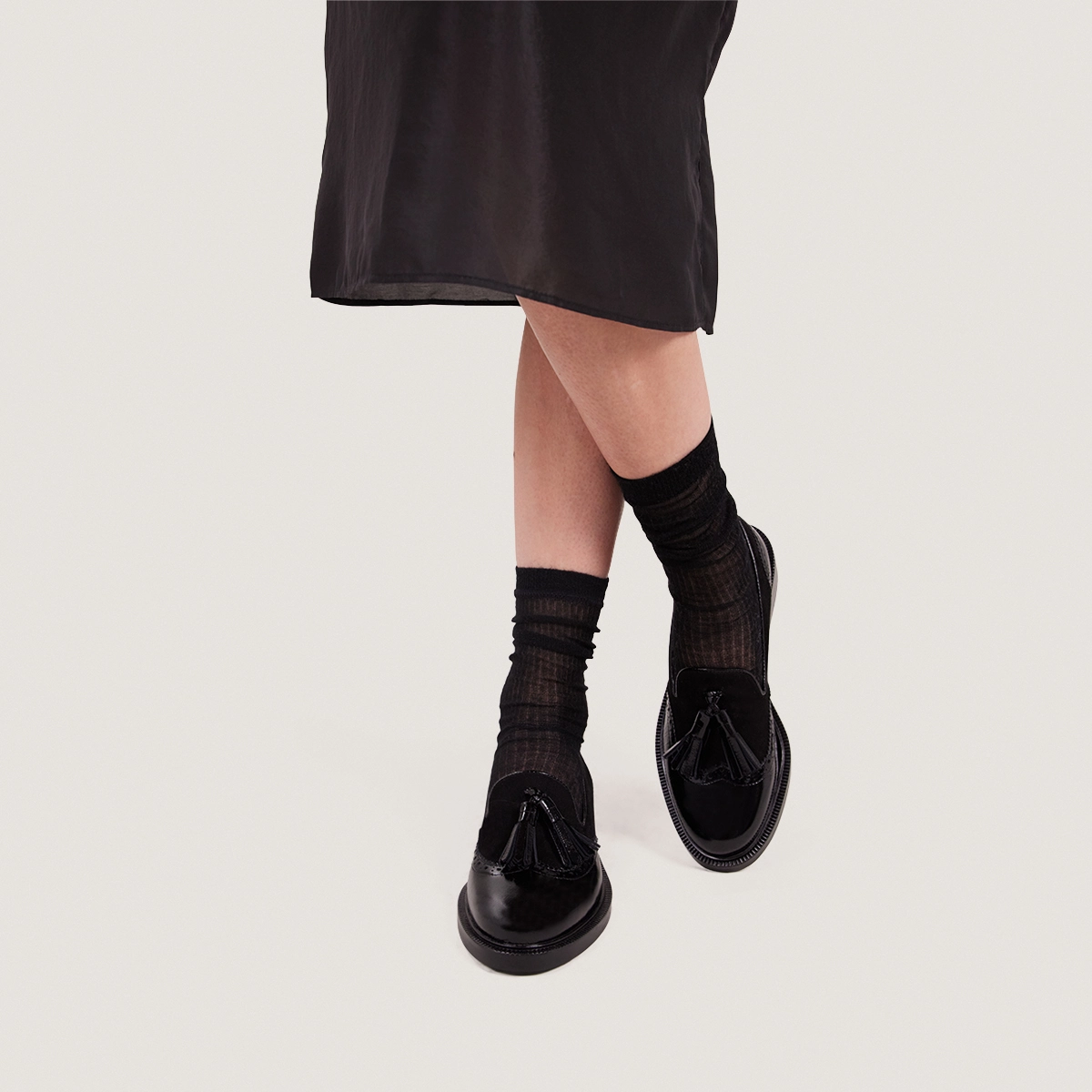 Tassel loafers in black shiny leather and black suede | DARTHUR