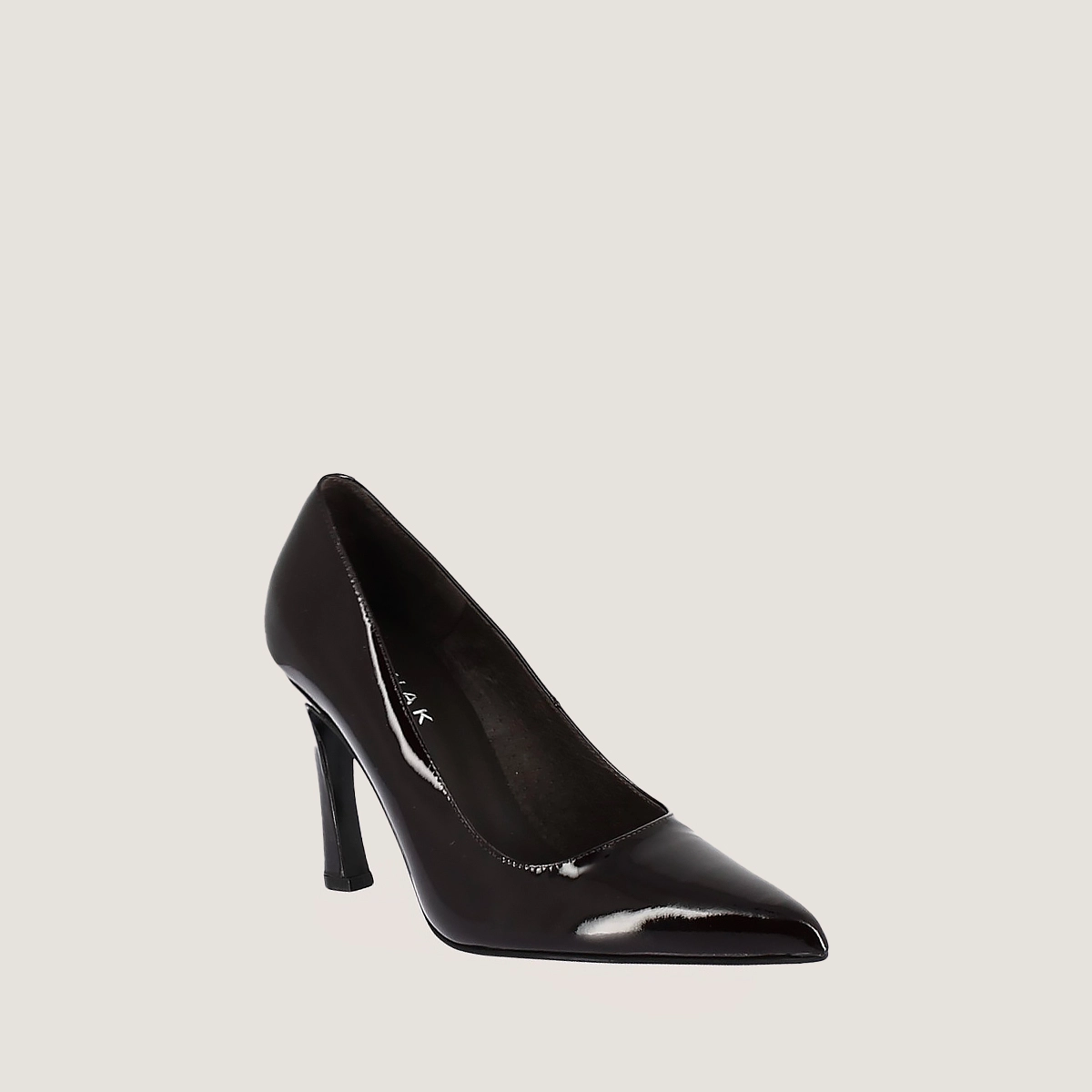 High Pointed-Toe Pumps in black leather | DEDDY