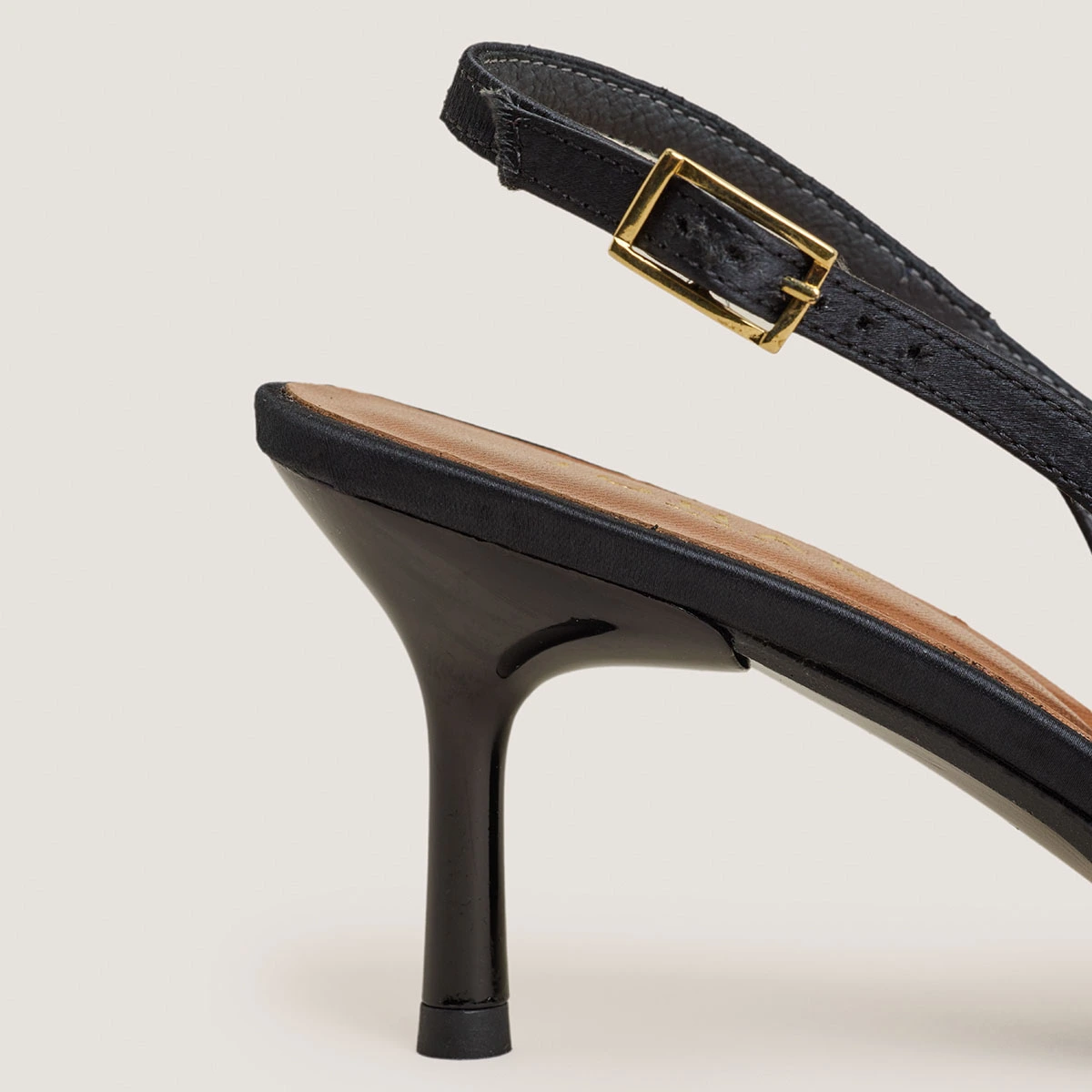 Slingback Pumps in black satin | DIAMANTUS