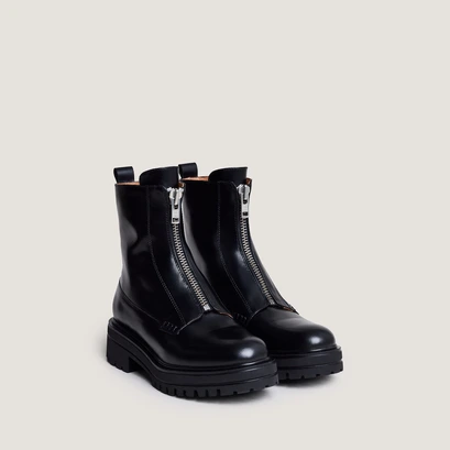 Boots with zippers in black leather | amoureuse