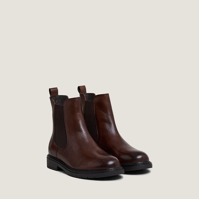 Chelsea boots in brown patinated leather | amical