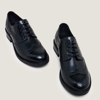 Cut-out derbies in glazed black leather | altitude