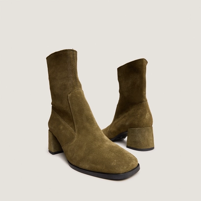Oval-toe ankle boots in khaki suede | argentat