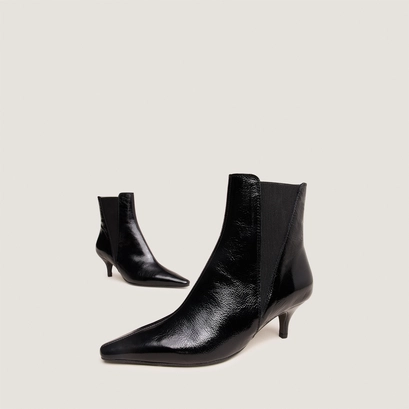 Pointed-toe stiletto-heel ankle boots in black shiny leather | borgia