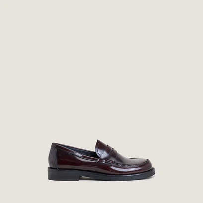 Round-toe loafers burgundy