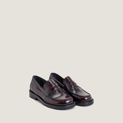 Round-toe loafers burgundy