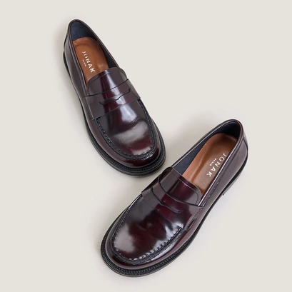 Round-toe loafers burgundy
