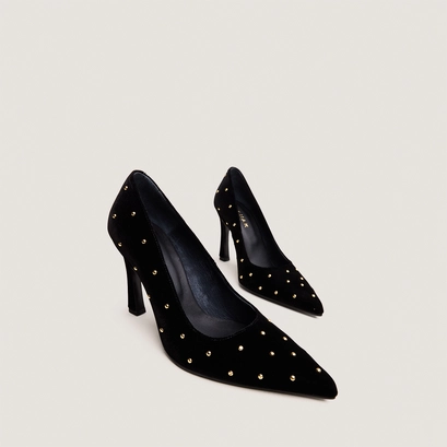 Studded pumps in black velvet | danita