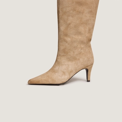 Heeled Pointed-Toe Boots in taupe split leather | delaine