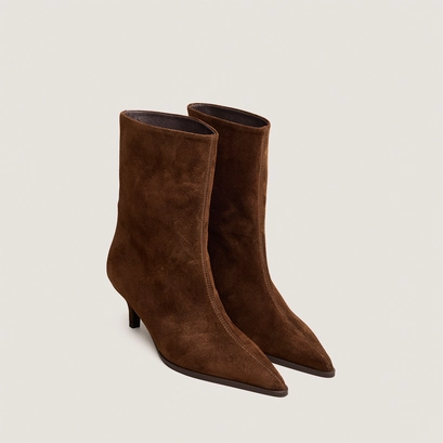 Low thin-heeled pointed-toe ankle boots in brown split leather | delanie