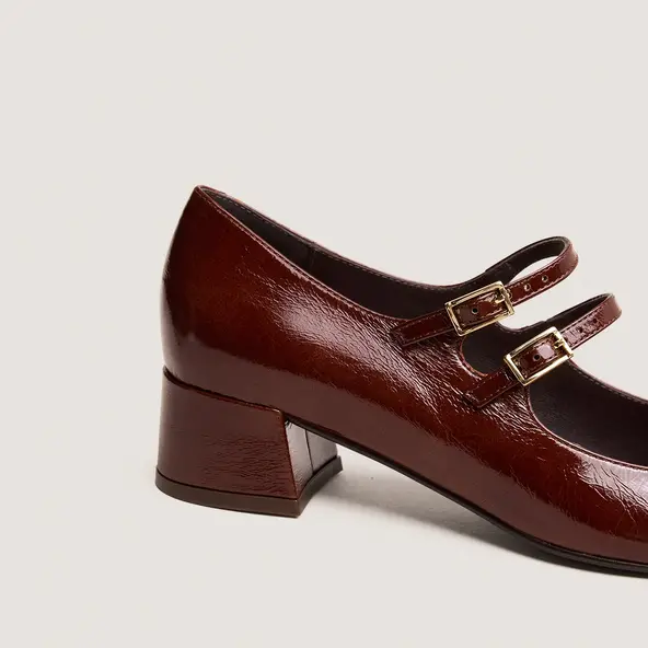 Mary Janes with double straps in shiny brown leather | DUNY