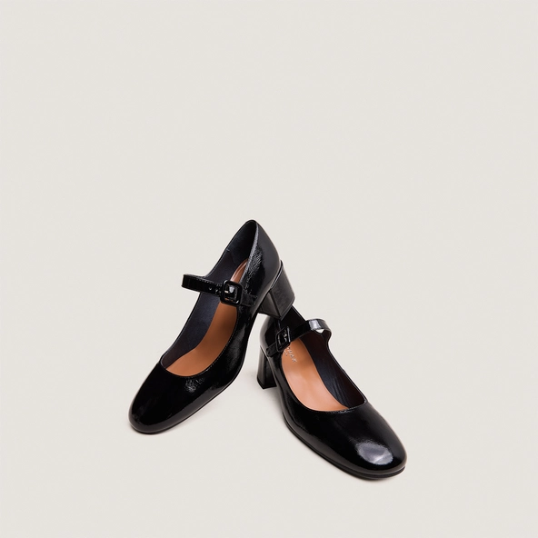 Heeled Mary Janes in pleated black patent leather | DITTUS