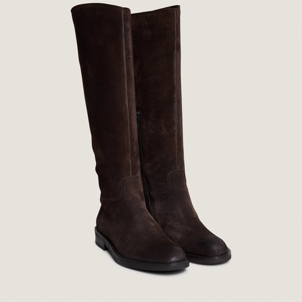 Boots with round toes in dark brown suede | CATHY
