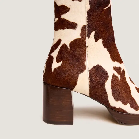Ankle boots with square toes in brown cowhide | VANVES