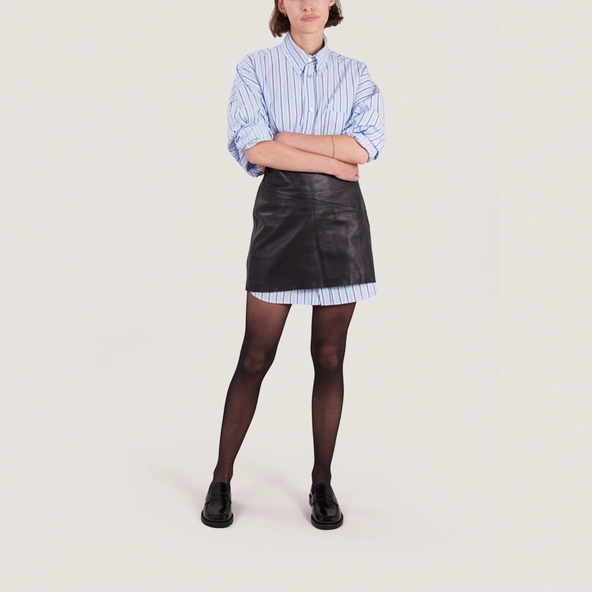 Round-toe loafers in glazed black leather | DOLIVIA