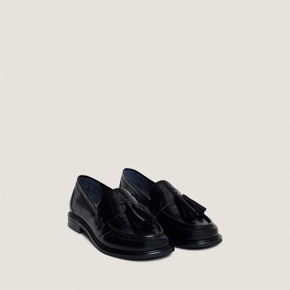 Loafers with tassels in black leather | DAMANDE