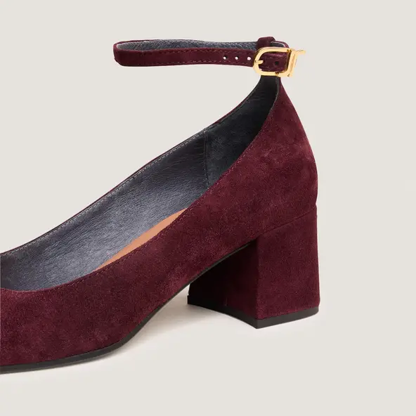 Mary Jane shoes with ankle strap in burgundy suede | DITTO