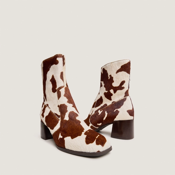 Oval-toe ankle boots in brown cow print | ARGENTAT