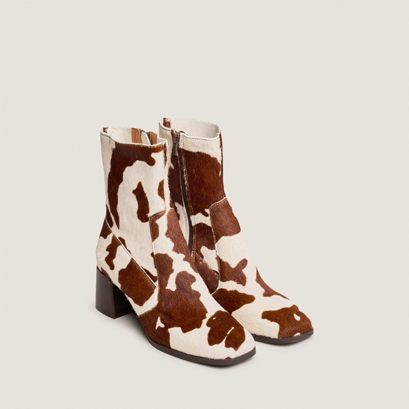 Oval-toe ankle boots in brown cow print | ARGENTAT