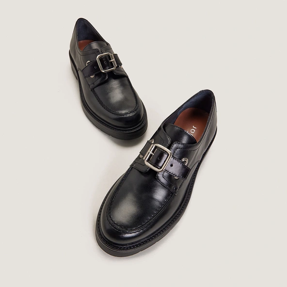 Round-toe loafers in black leather | DAVRIL