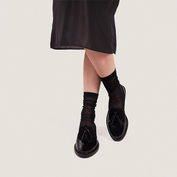 Tassel loafers in black shiny leather and black suede | DARTHUR