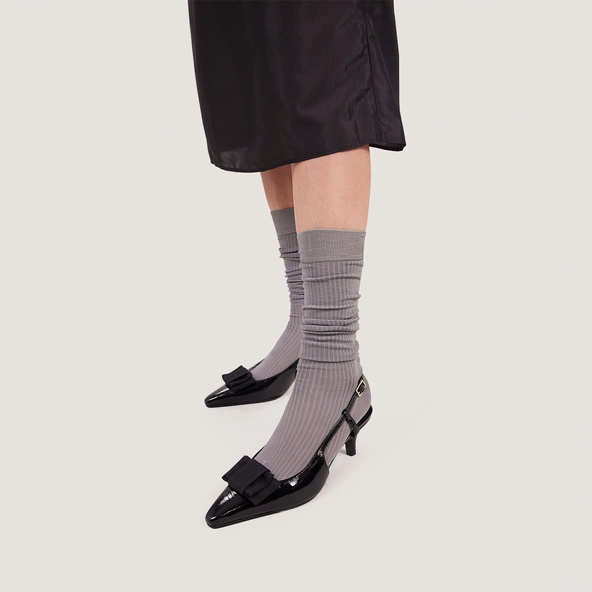Bow Pumps in pleated black patent leather | DALO