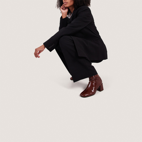 Ankle boots with back zippers brown