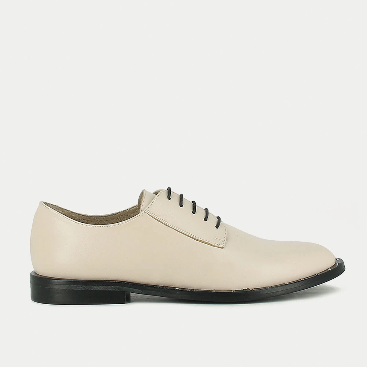 Beige leather derbies with studded sole | DIANTHO