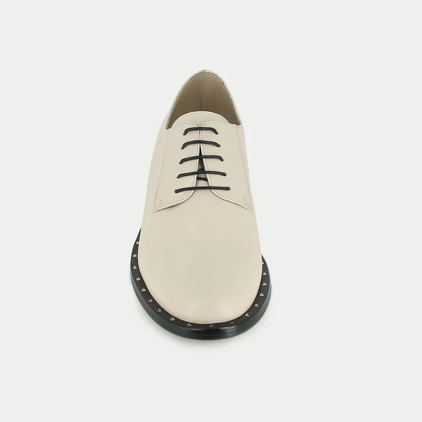 Beige leather derbies with studded sole | DIANTHO