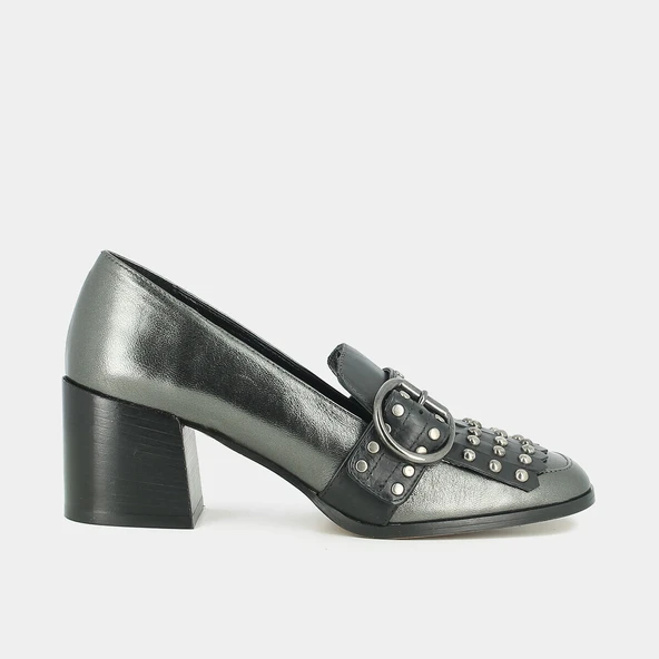 Heeled moccasins in steel metallic leather with fringed tab and cabochons | CHACHOU