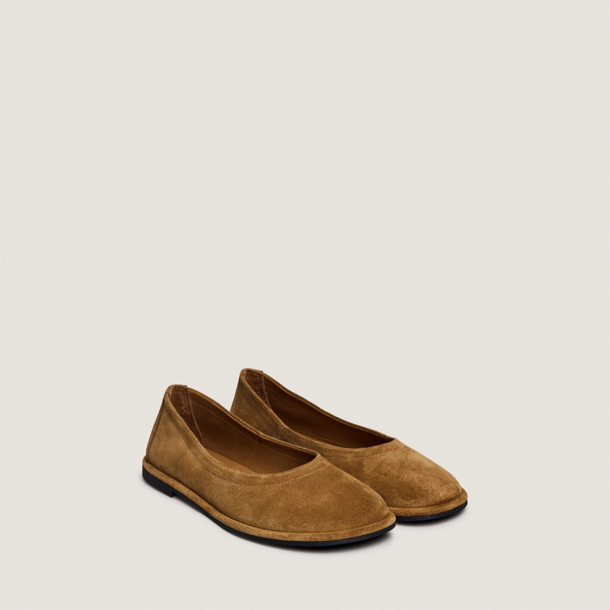Round-toe ballet flats in tobacco suede | JANICE