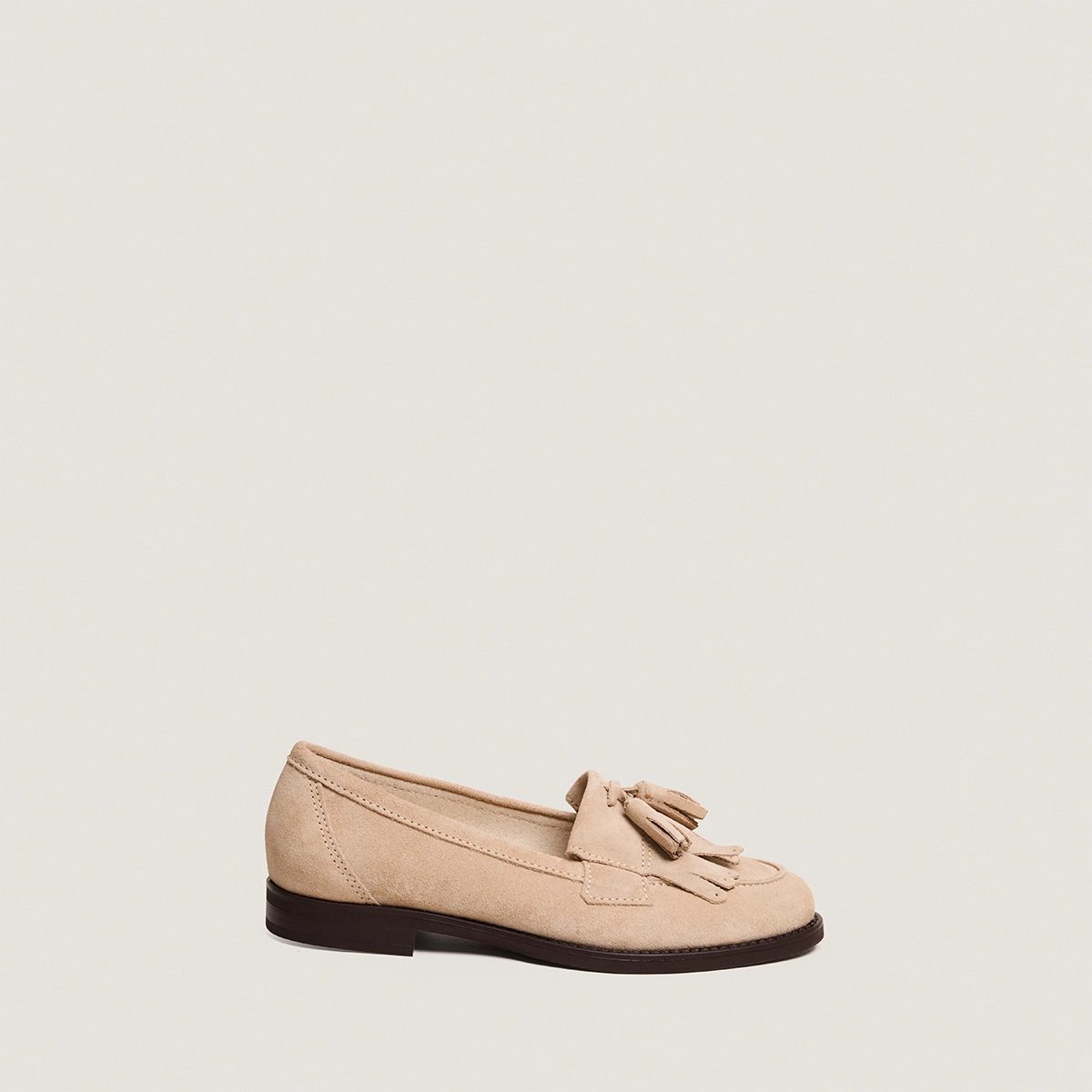 Tasseled loafers in ivory split leather | NELLE