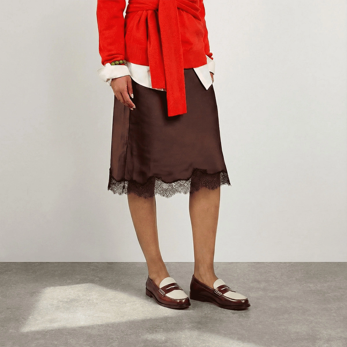 Loafers with pinched platform soles in brown and ecru glossy leather | AUDELYA