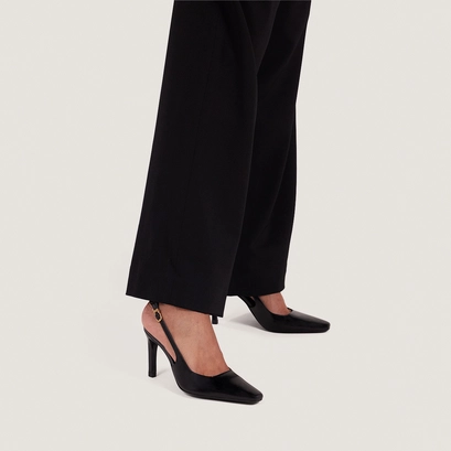 Pointed-Toe Slingback Pumps in black leather | doud