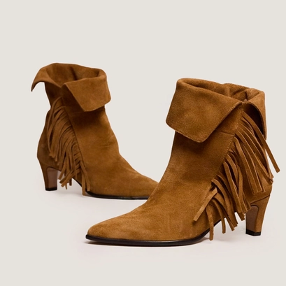 Fringed ankle boots with pointed toes in tobacco suede | VELINA