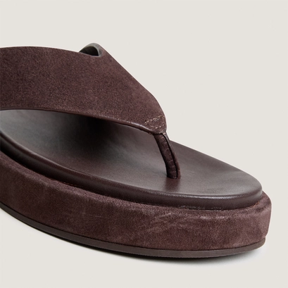 Thong sandals in dark brown suede | WIWI