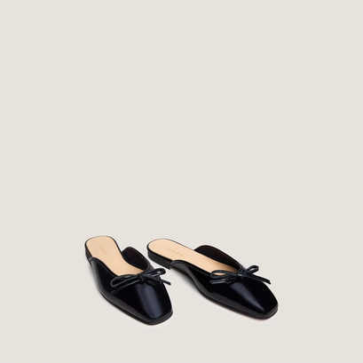 Laced mules in black pleated patent leather | niccolo