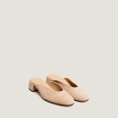 Flat mules and low heel in ivory split leather | nine