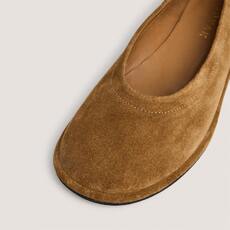 Round-toe ballet flats tobacco