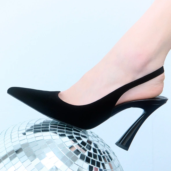 Pointed-Toe Slingback Pumps in black velvet | DRESSY
