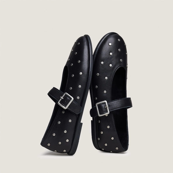 Ballet flats with buckles and studs in black leather | JOLIE